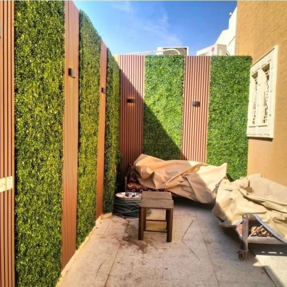 تركيب عشب جداري بالرياض